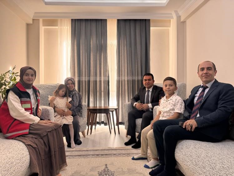 BİLECİK’TE İŞİTME ENGELLİ ALİ VE AİLESİYLE ANLAMLI BULUŞMA