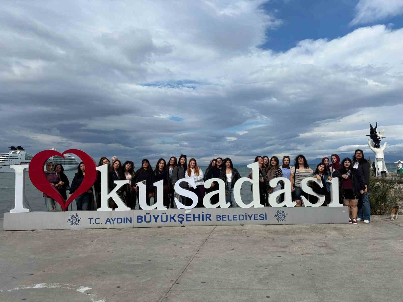 AYDINLI ÖĞRENCİLER TARİH VE KÜLTÜR YOLCULUĞUNA ÇIKTI