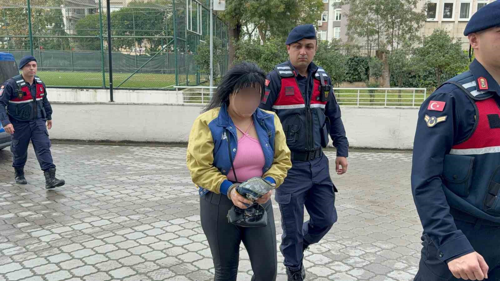SAMSUN’DA UYUŞTURUCU TİCARETİNDEN 1’İ KADIN 2 KİŞİ TUTUKLANDI