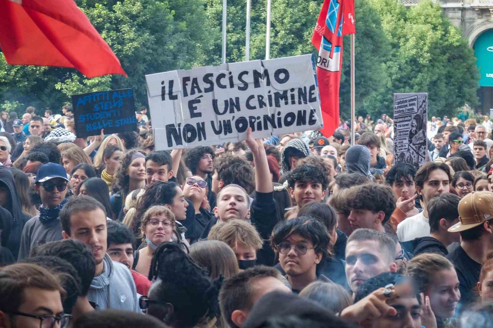 MİLANO’DA PROTESTOCULAR POLİSLE ÇATIŞTI