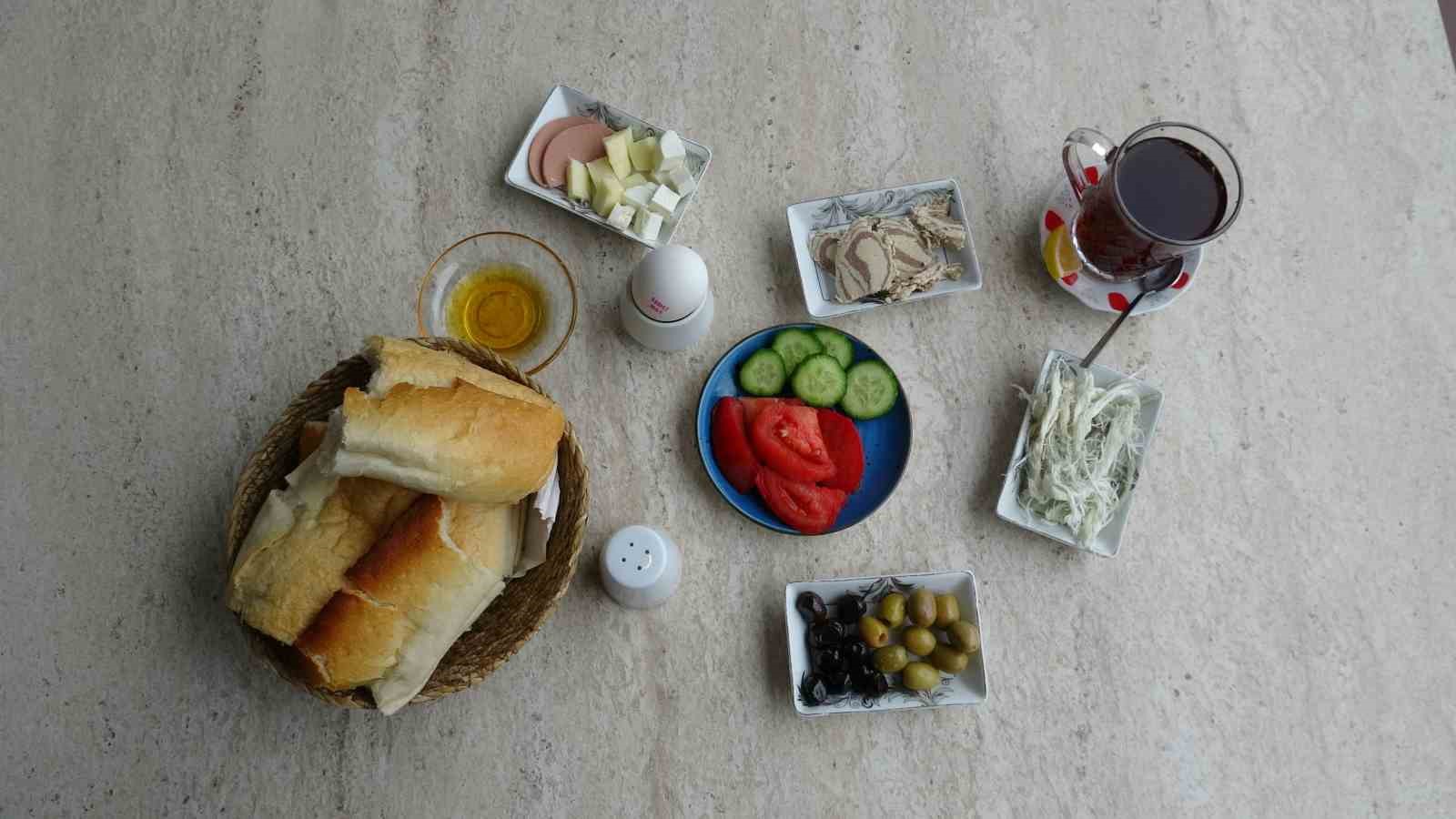 ERZURUM’DA 150 TL’LİK SERPME KAHVALTI İLGİ ODAĞI