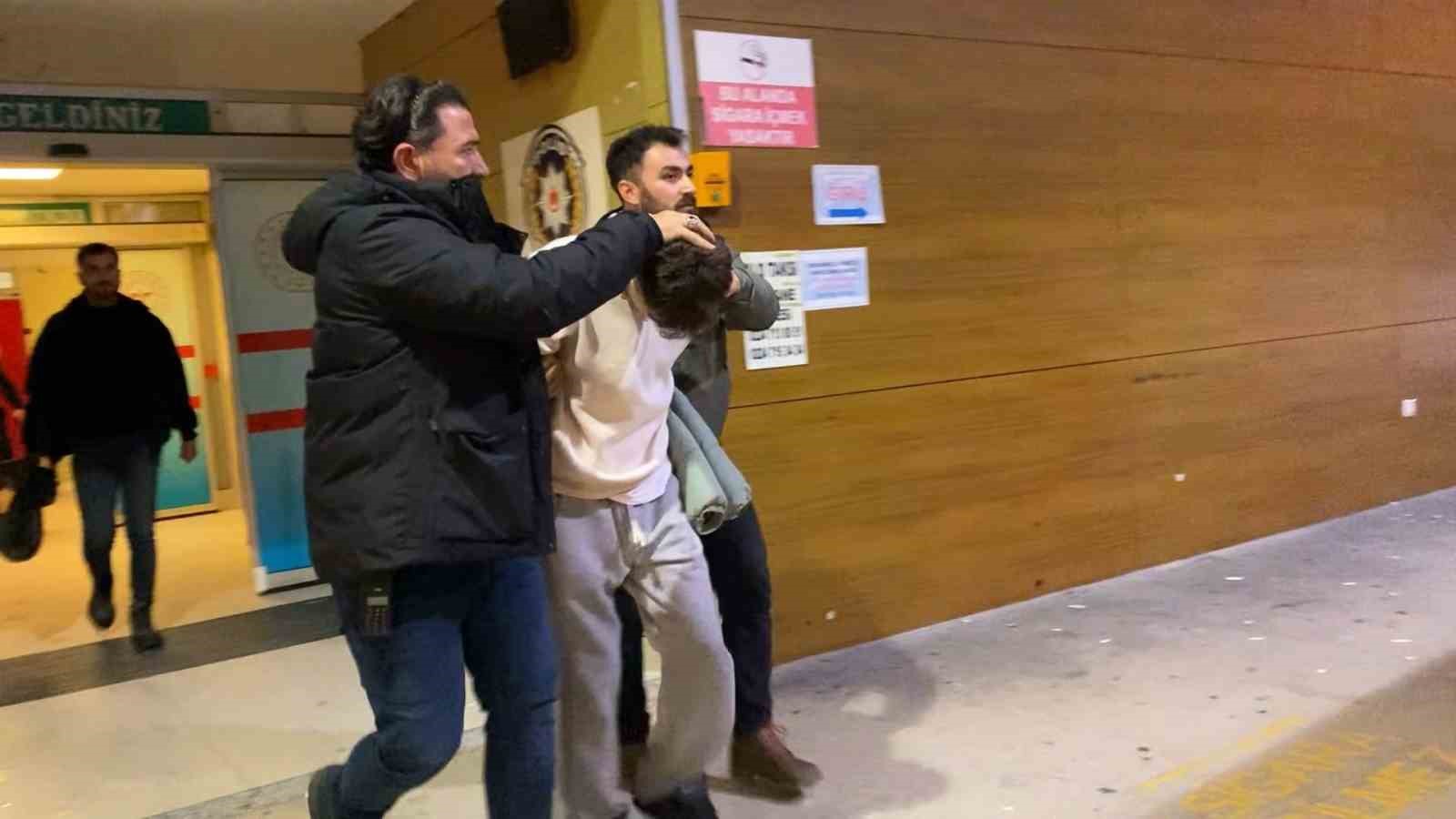 İNEGÖL’DE KIZ MESELESİ İDDİASI KANLI BİTTİ: 1 ÖLÜ, 2 YARALI