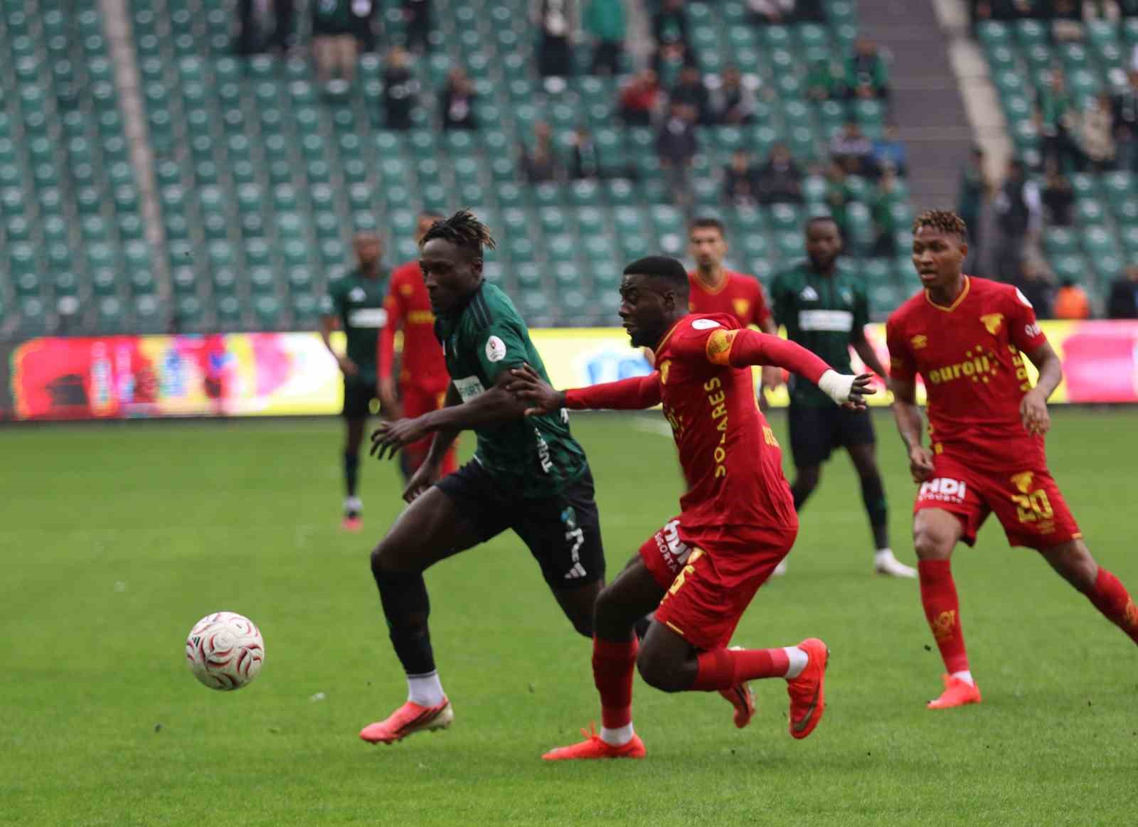 TRENDYOL SÜPER LİG: KOCAELİSPOR: 0 - GÖZTEPE: 0 (MAÇ DEVAM EDİYOR)