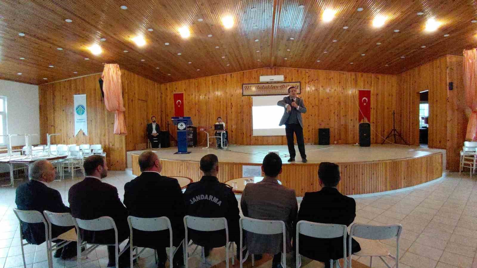 MUDURNU’DA AİLE VE VELİLERE YÖNELİK BİLGİLENDİRME SEMİNERİ DÜZENLENDİ