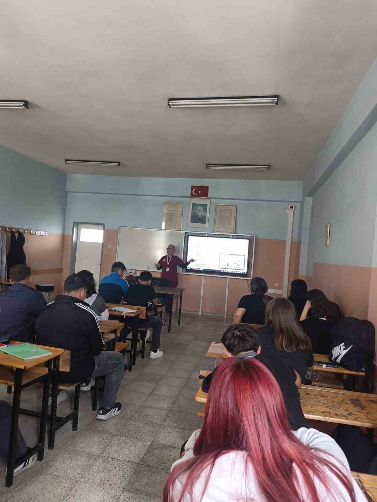 ÖĞRENCİLER DİYABET VE OBEZİTEYE KARŞI BİLGİLENDİRİLDİ