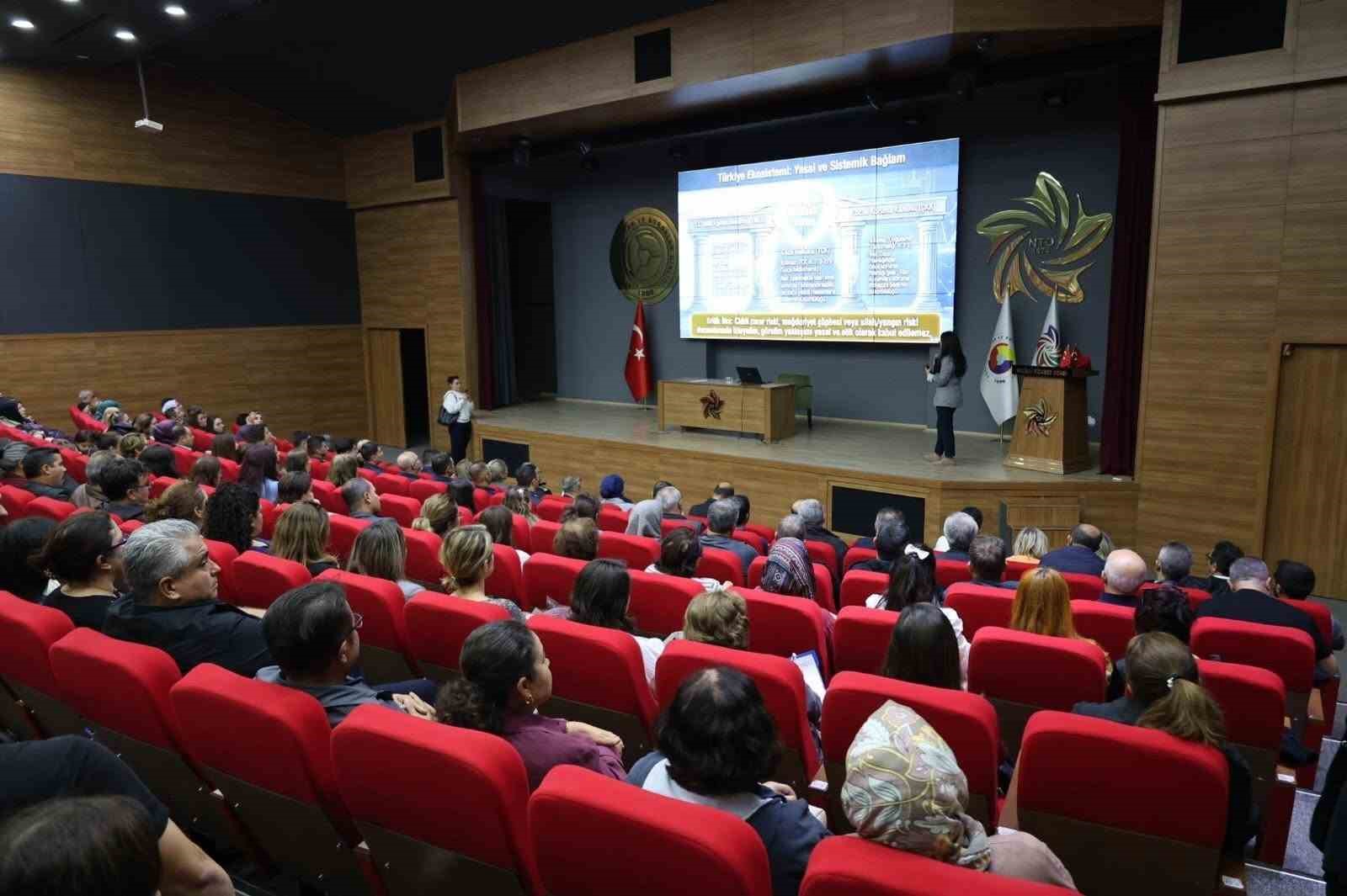NAZİLLİ’DE ÖĞRETMENLERE OKUL GÜVENLİĞİ EĞİTİMİ VERİLDİ