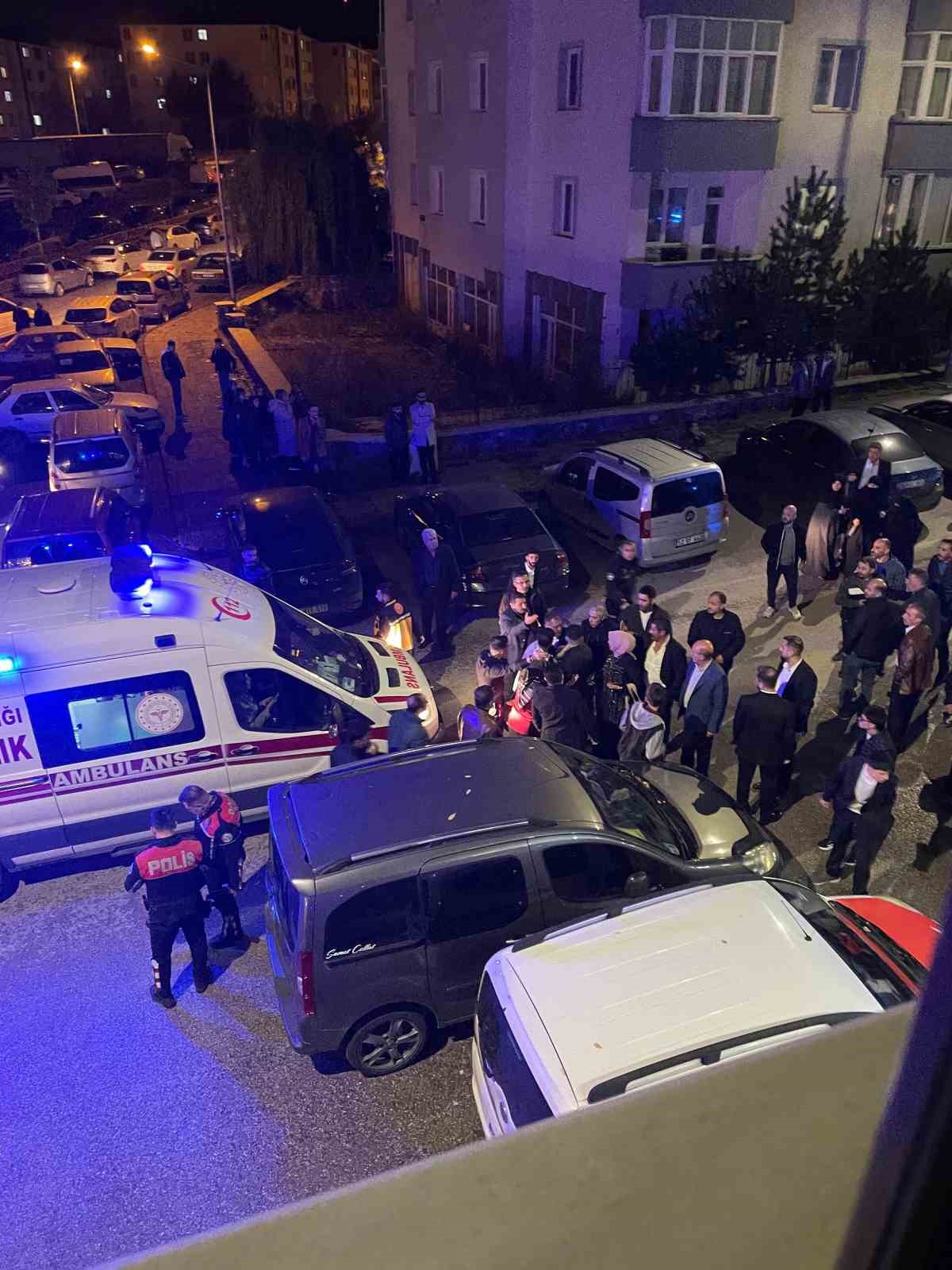 ERZURUM’DA DÜĞÜNDE BIÇAKLI KAVGA: 1’İ AĞIR 3 YARALI