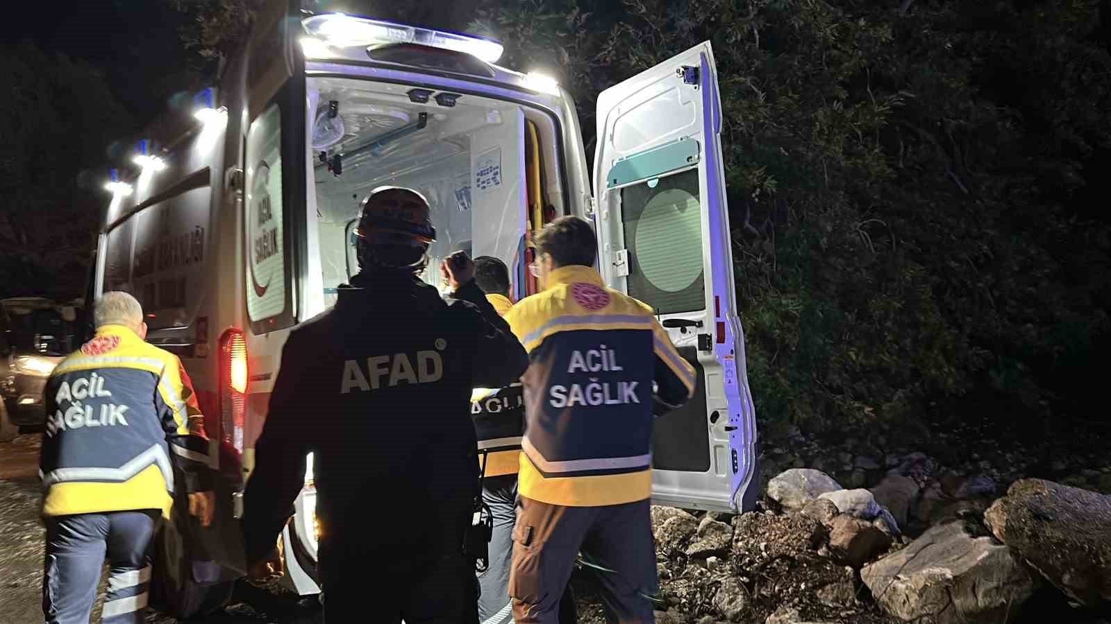 ISPARTA’DA YAZILI KANYON’DA MAHSUR KALAN 3 İHH GÖNÜLLÜSÜ KURTARILDI