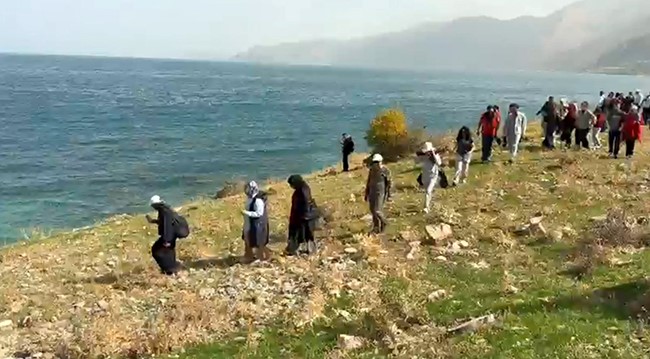 VAN GÖLÜ KIYILARINDA DOĞA VE ÇEVRE FARKINDALIĞI ETKİNLİĞİ