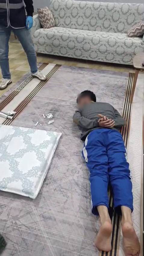 BATMAN’DA UYUŞTURUCU TACİRLERİNE DARBE: 21 ŞAHIS YAKALANDI