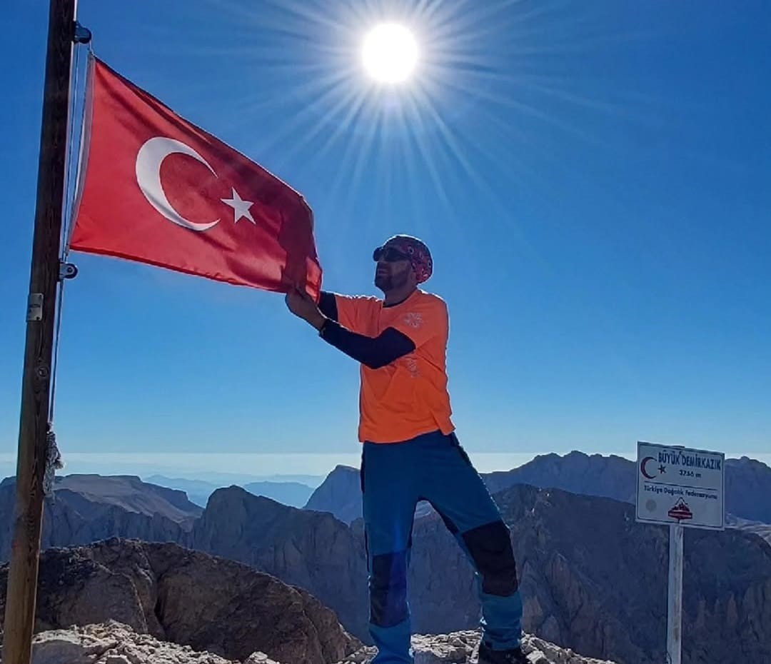 ERCİYES’E ZİRVE TIRMANIŞI YAPAN DAĞCI UÇURUMDAN DÜŞEREK HAYATINI KAYBETTİ