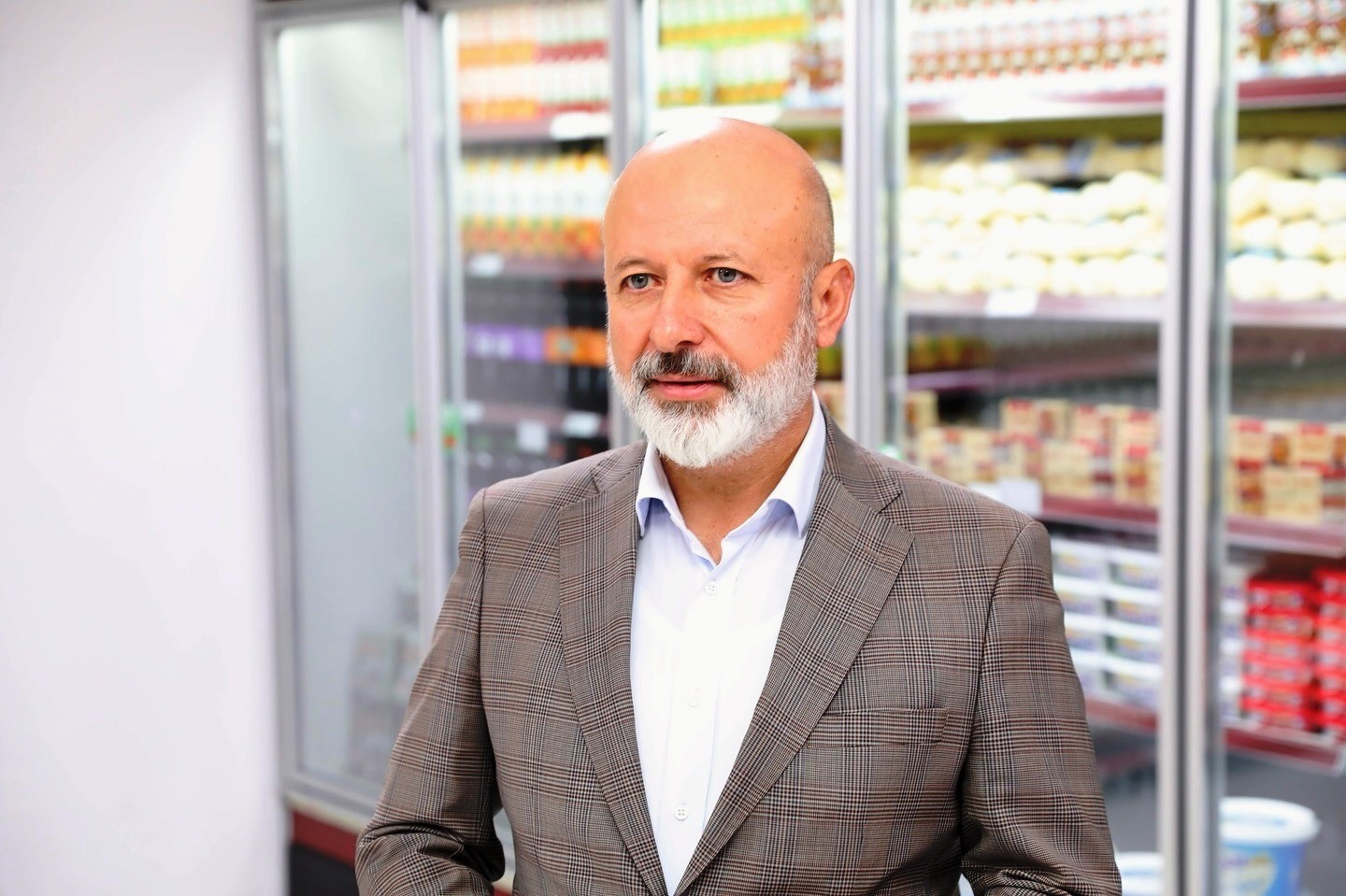 BAŞKAN ÇOLAKBAYRAKDAR: "PARANIN GEÇMEDİĞİ MAĞAZALARDA HEMŞEHRİLERİMİZİN YANINDAYIZ"