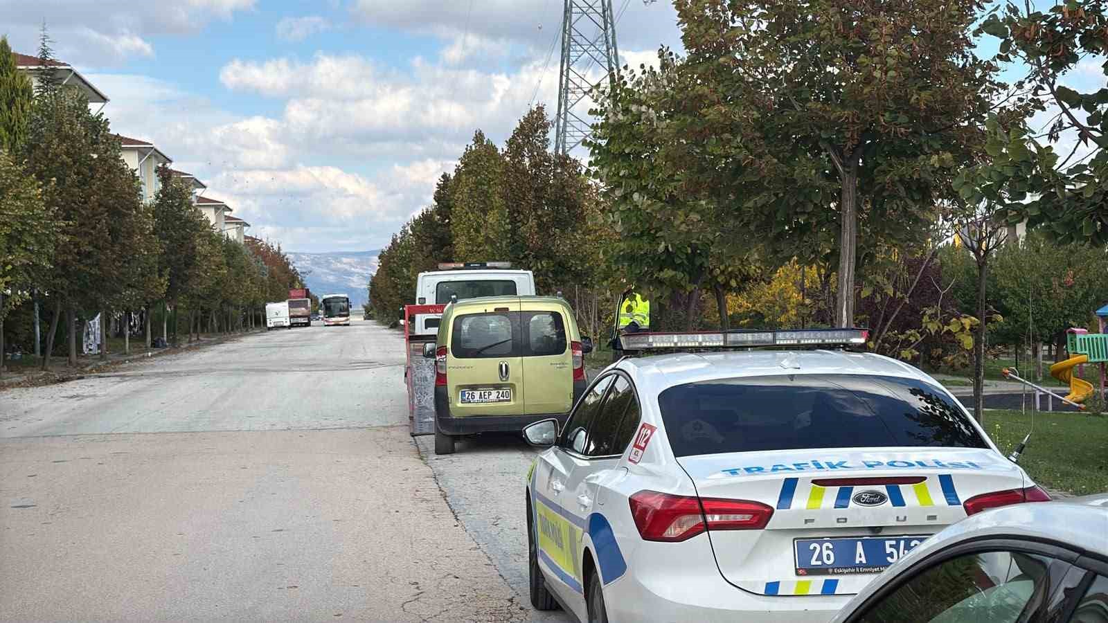 POLİSİN ’DUR’ İKAZINA UYMAYIP KAÇAN SÜRÜCÜYE 297 BİN TL CEZA KESİLDİ