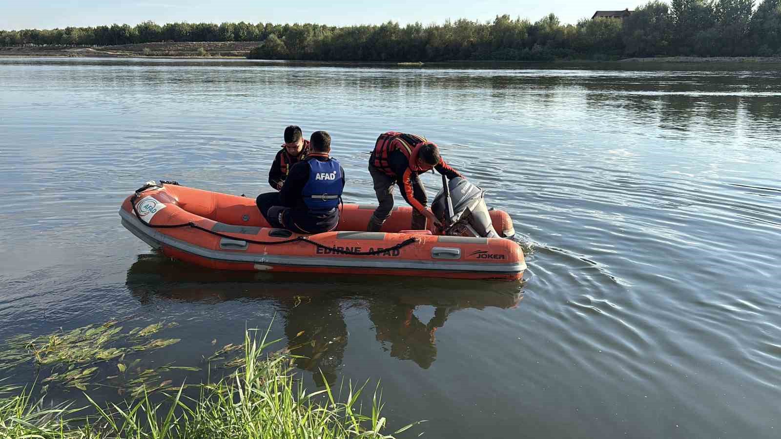 MERİÇ NEHRİ’NDE BOTU ALABORA OLAN IRAKLI AİLENİN KAYIP SON ÇOCUĞU İÇİN ARAMA ÇALIŞMALARI SÜRÜYOR