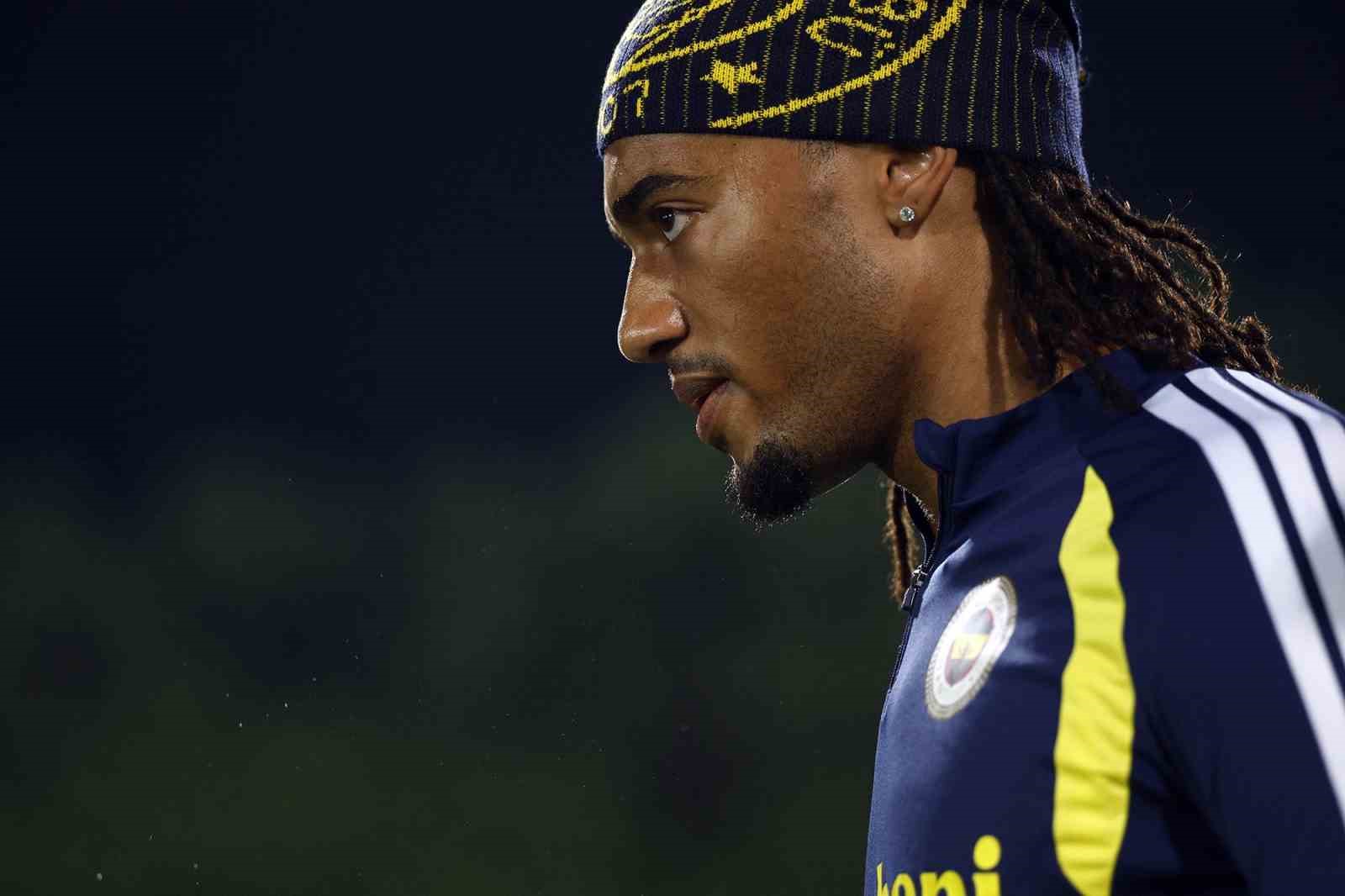 FENERBAHÇE, SLAVİA PRAG MAÇI HAZIRLIKLARINI TAMAMLADI