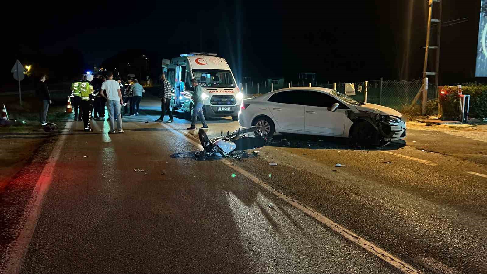 SARAY’DA MOTOSİKLET İLE OTOMOBİL ÇARPIŞTI: 1 YARALI