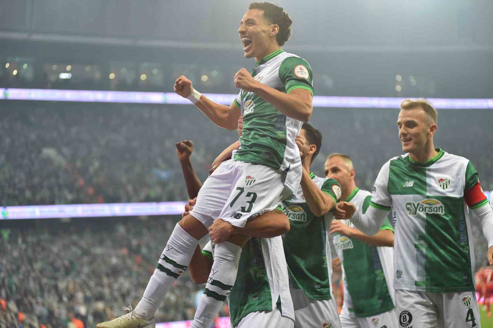 TRENDYOL 1. LİG: BURSASPOR: 2 - PENDİKSPOR: 0