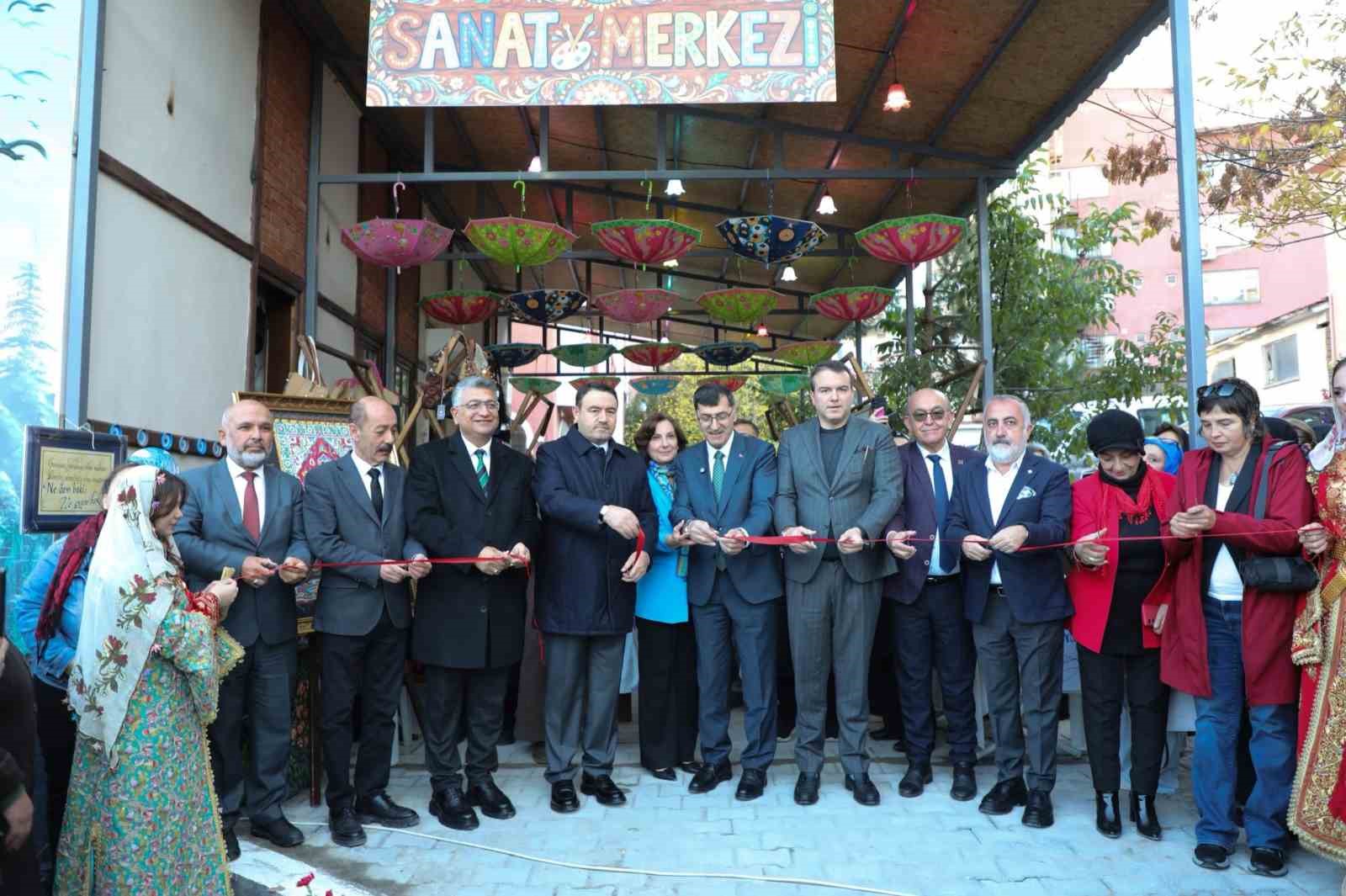KÜTAHYA’DA SANAT SOKAĞI TÖRENLE AÇILDI