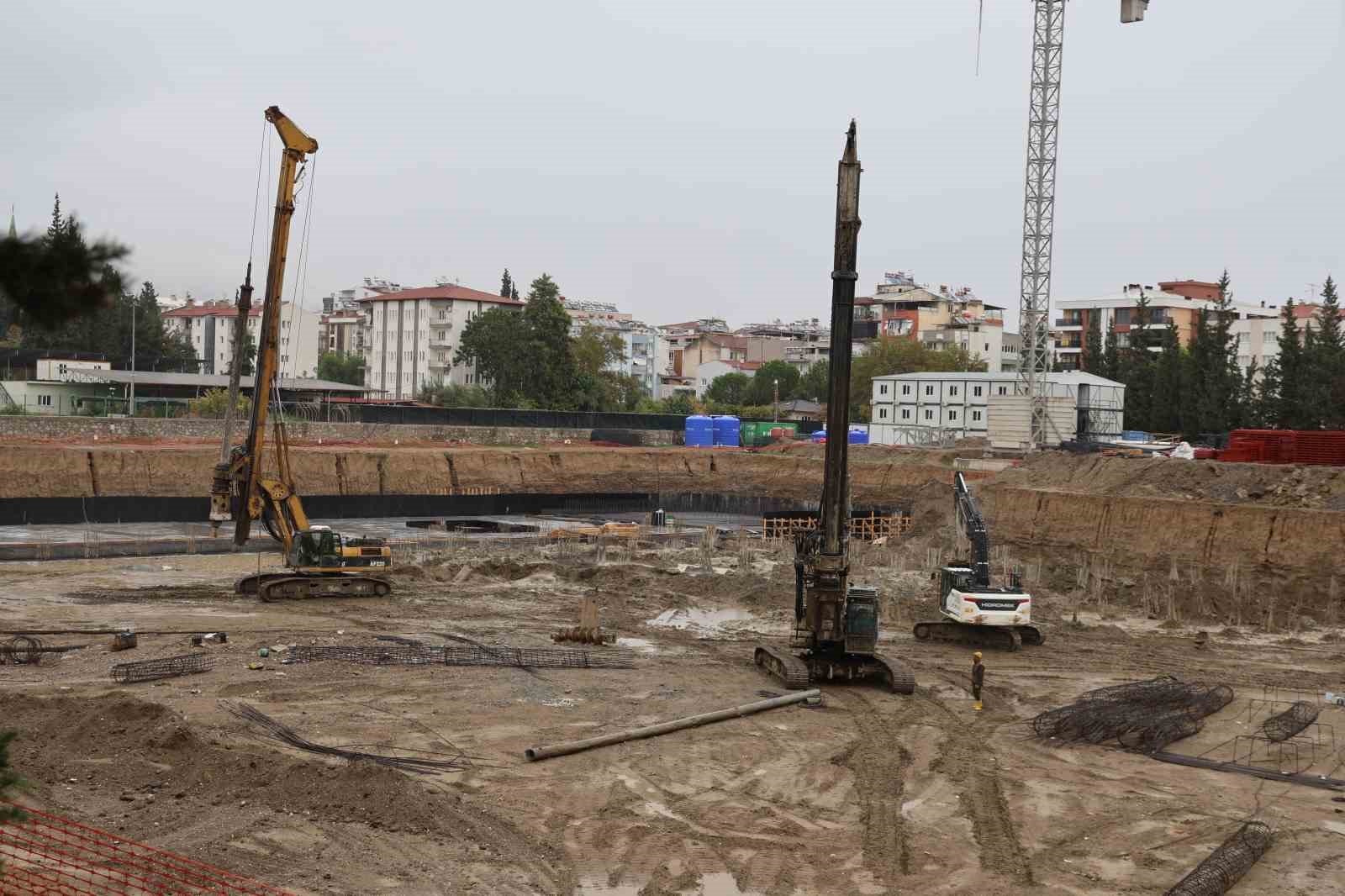 AYDIN’DA YENİ ADALET SARAYI İNŞAATINDA KAZIKLAR ÇAKILDI