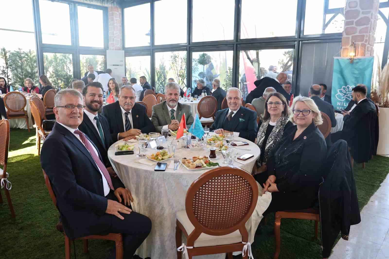 BAŞKAN ŞADİ ÖZDEMİR’DEN MUHTARLARA ‘BİRLİKTE MÜCADELE’ ÇAĞRISI