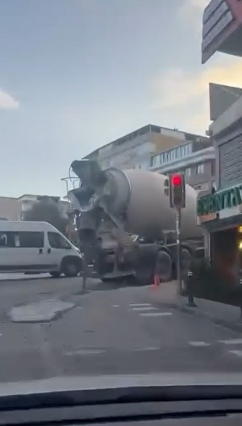 KÜÇÜKÇEKMECE’DE YOLA BETON DÖKEN SÜRÜCÜYE 109 BİN 662 TL İDARİ PARA CEZASI