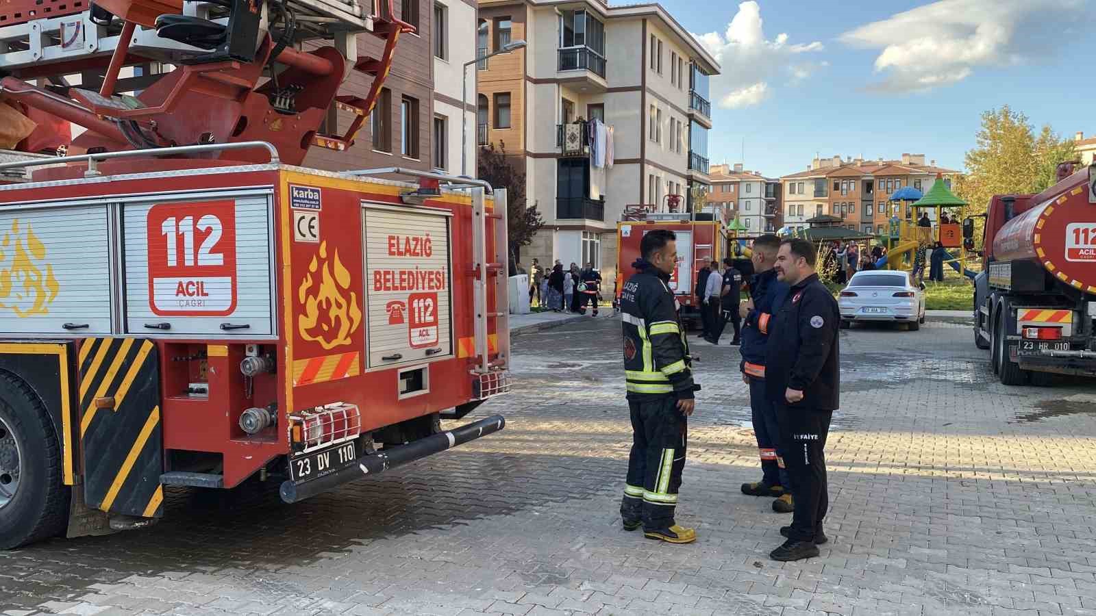 ELAZIĞ’DA EV YANGINI