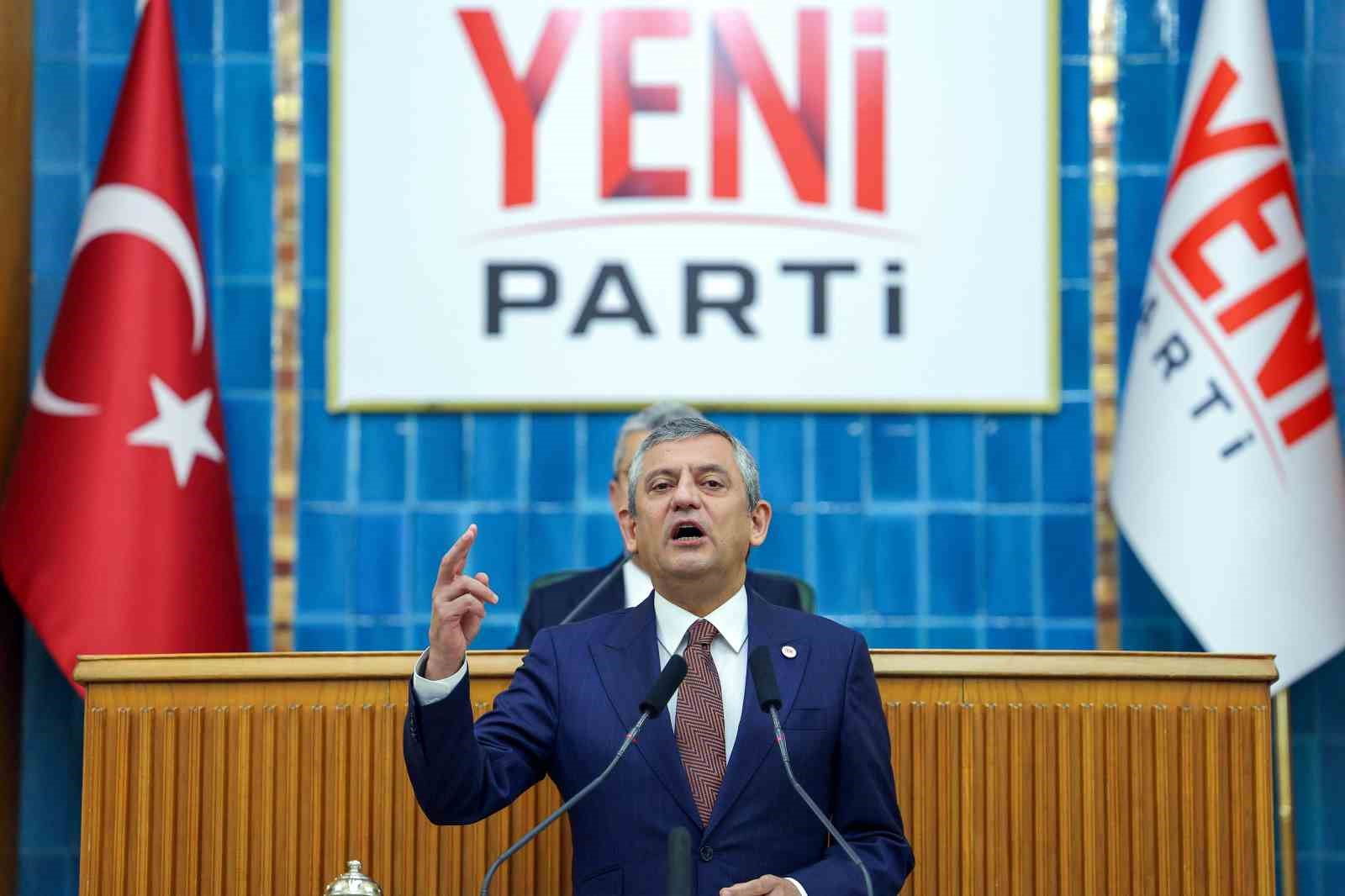 YENİ PARTİ LİDERİ ÖZEL: "YANLIŞ TUĞLA İLE DUVAR ÖRÜYORSAN DUVARIN ALTINDA SEN DE KALIRSIN, ALLAH KORUSUN MİLLET DE KALIR"