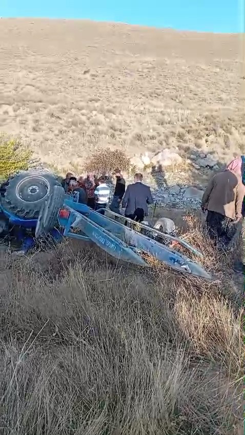 NİĞDE’DE TRAKTÖR DEVRİLDİ: 1 AĞIR YARALI