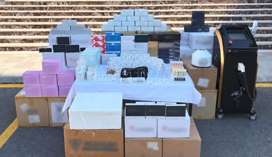 MERSİN’DE 10 MİLYONLUK KAÇAK DOLGU VE ESTETİK MALZEMESİ OPERASYONU: 2 GÖZALTI
