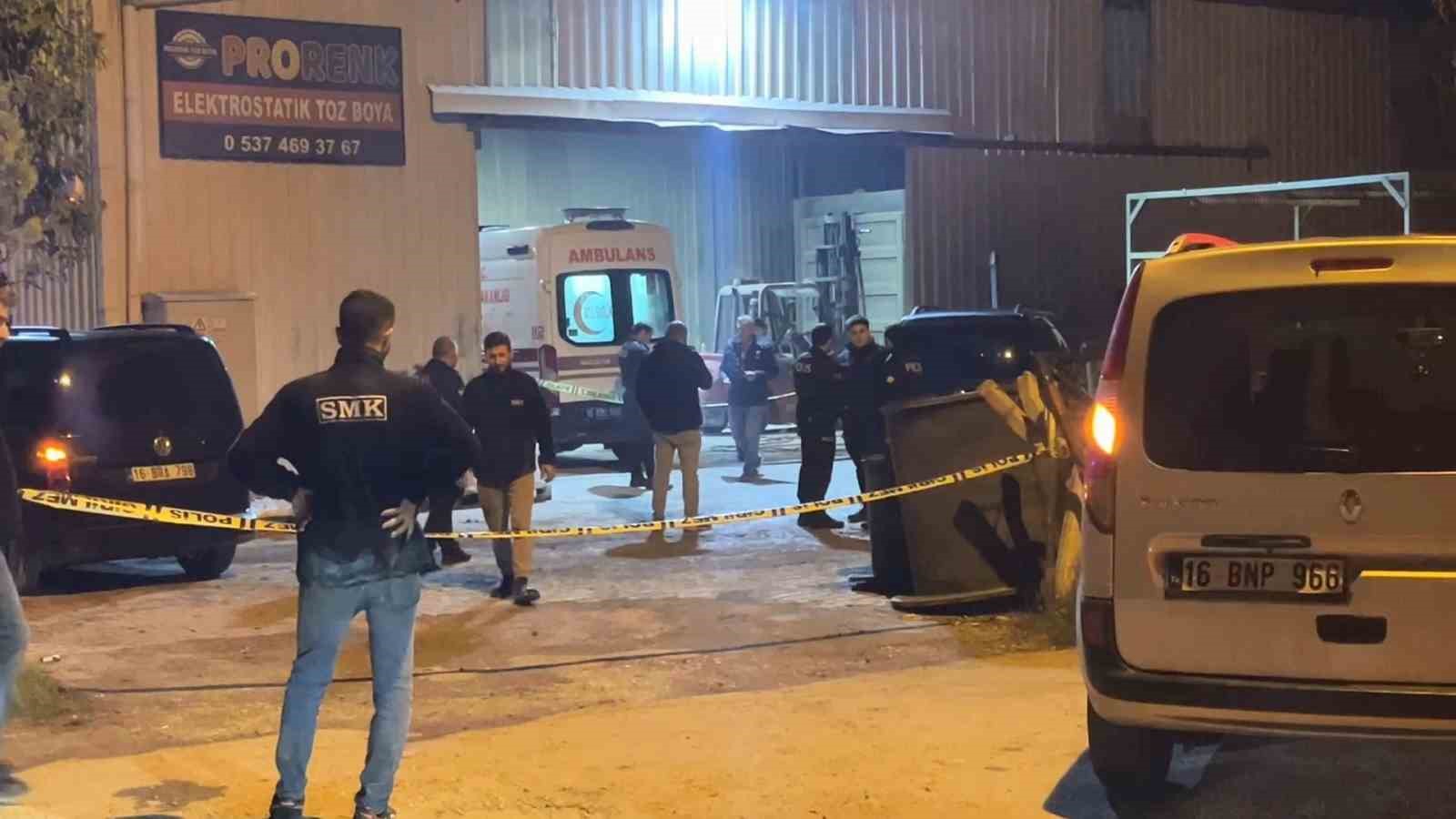 DEMİR BLOĞUN ALTINDA KALAN 24 YAŞINDAKİ GENÇ HAYATINI KAYBETTİ