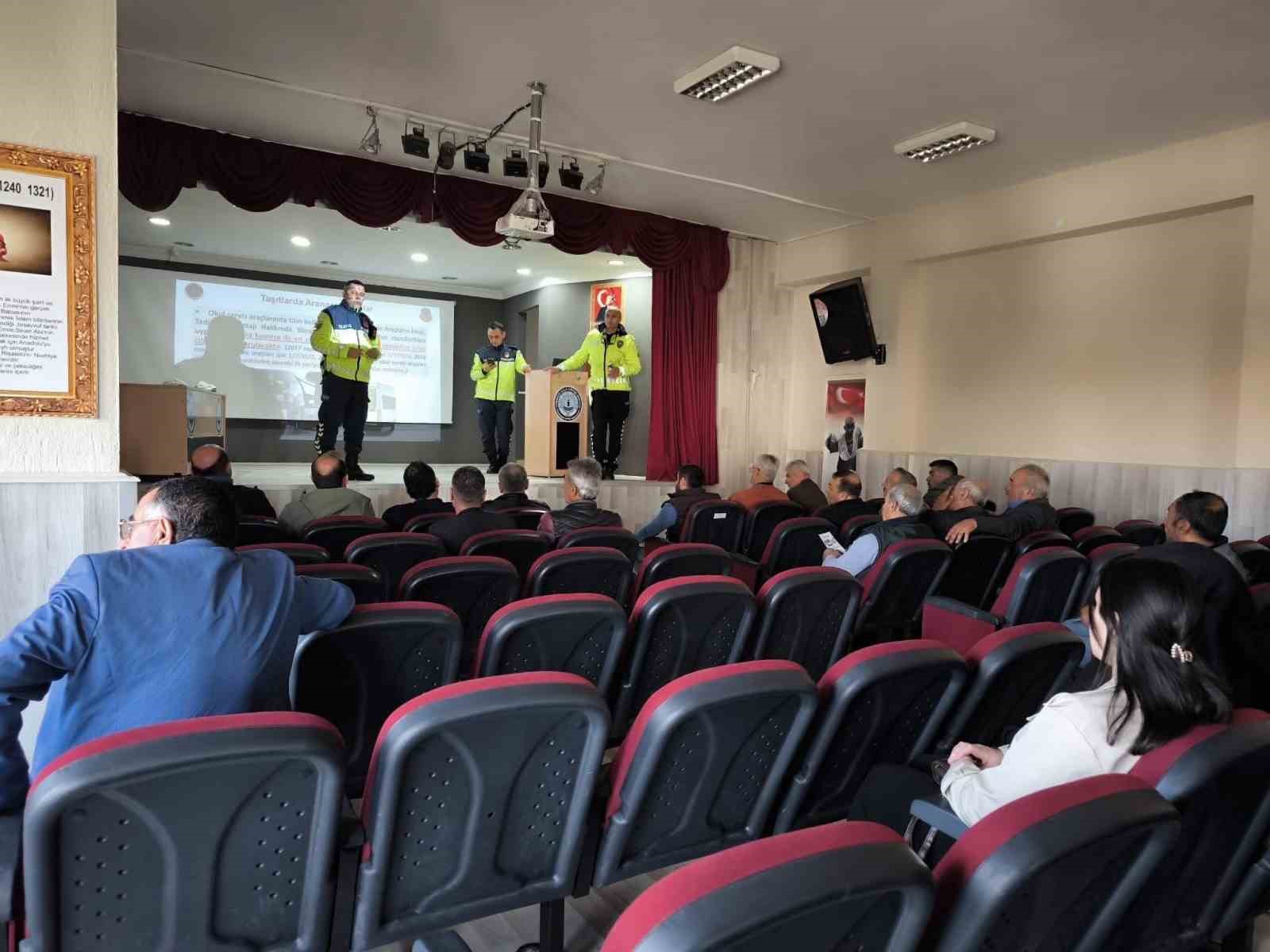 TOMARZA’DA TAŞIMALI EĞİTİM SERVİS ŞOFÖRLERİNE ÖĞRENCİ GÜVENLİĞİ EĞİTİMİ