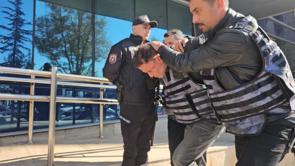 ZONGULDAK’TA EŞİNİ VE ONA YARDIM ETMEK İSTEYEN GENCİ VURAN ŞÜPHELİ TUTUKLANDI