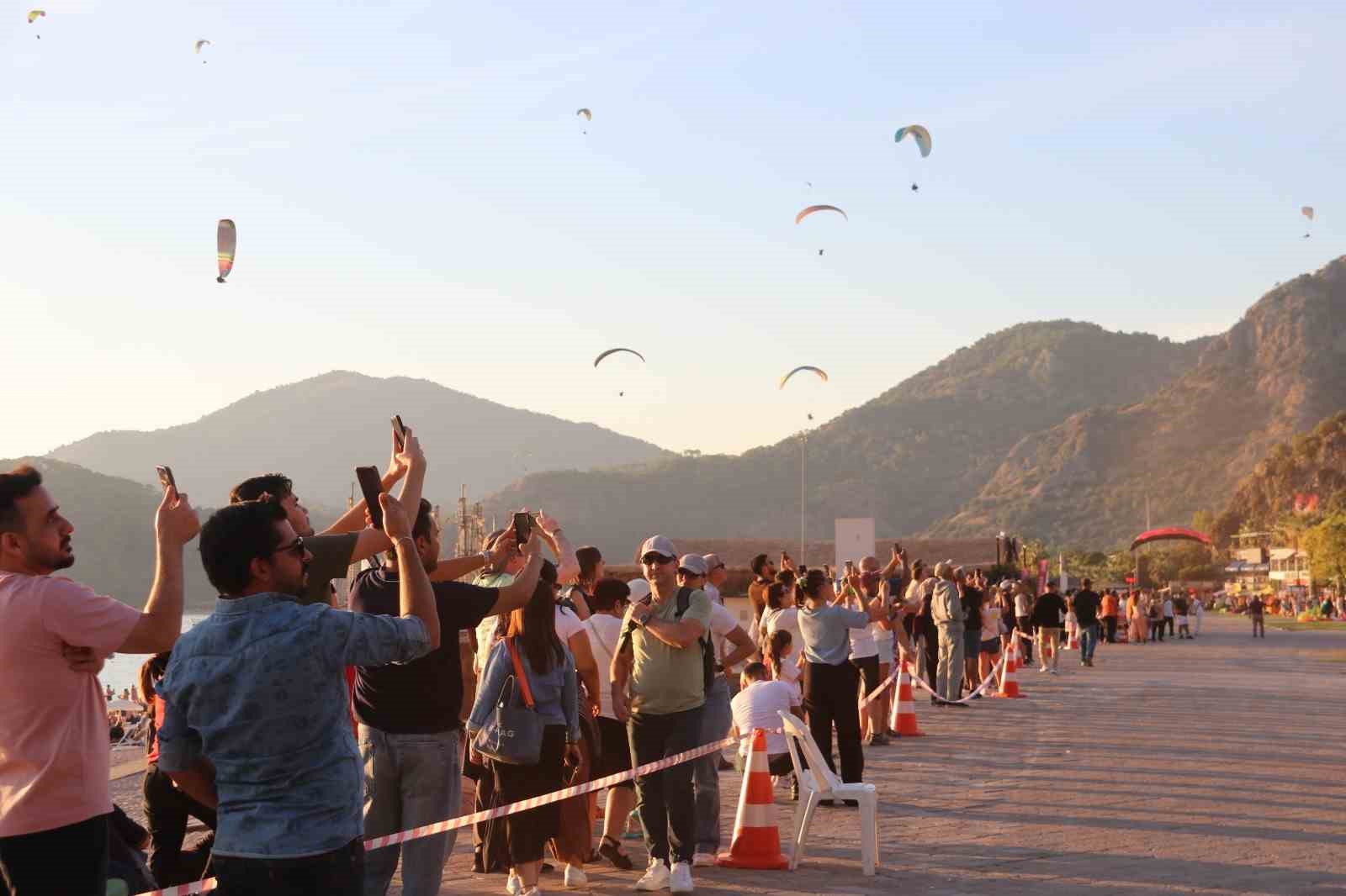 ÖLÜDENİZ HAVA OYUNLARI FESTİVALİ’NİN AÇILIŞI GERÇEKLEŞTİRİLDİ