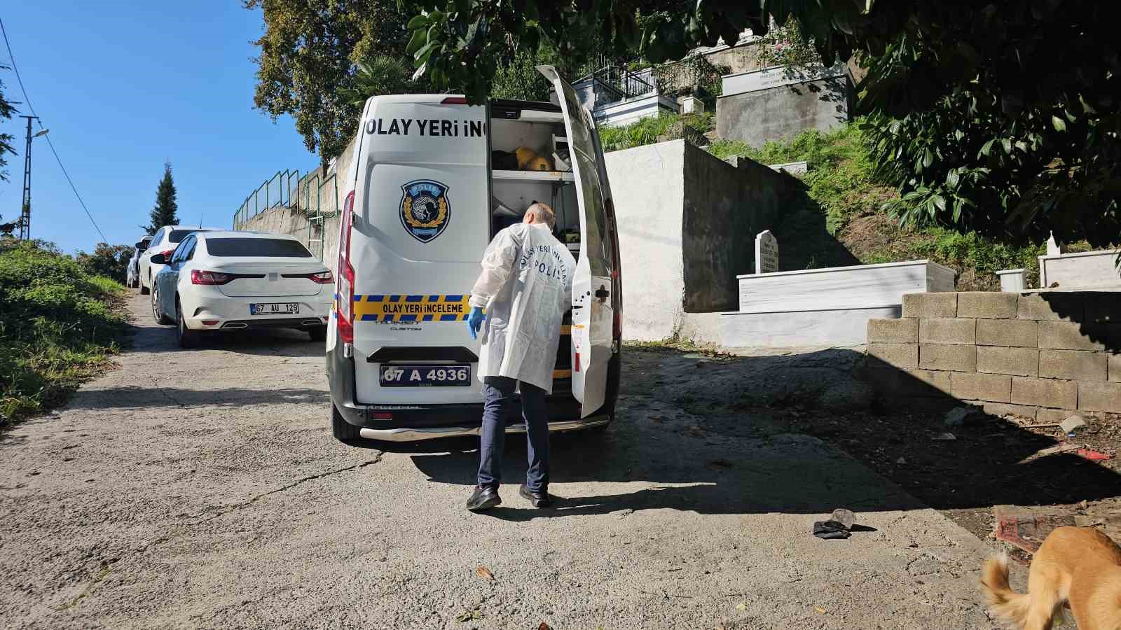 EMEKLİ POLİS MEMURU MEZARLIKTA ÖLÜ BULUNDU