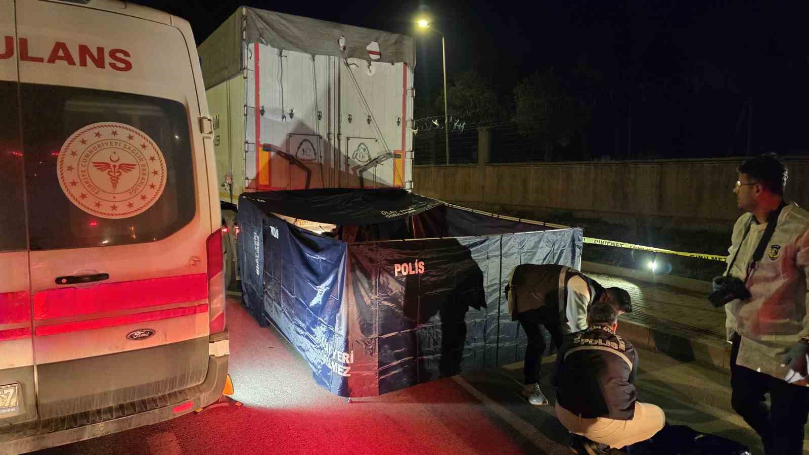 FECİ KAZADA MOTOKURYE HAYATINI KAYBETTİ