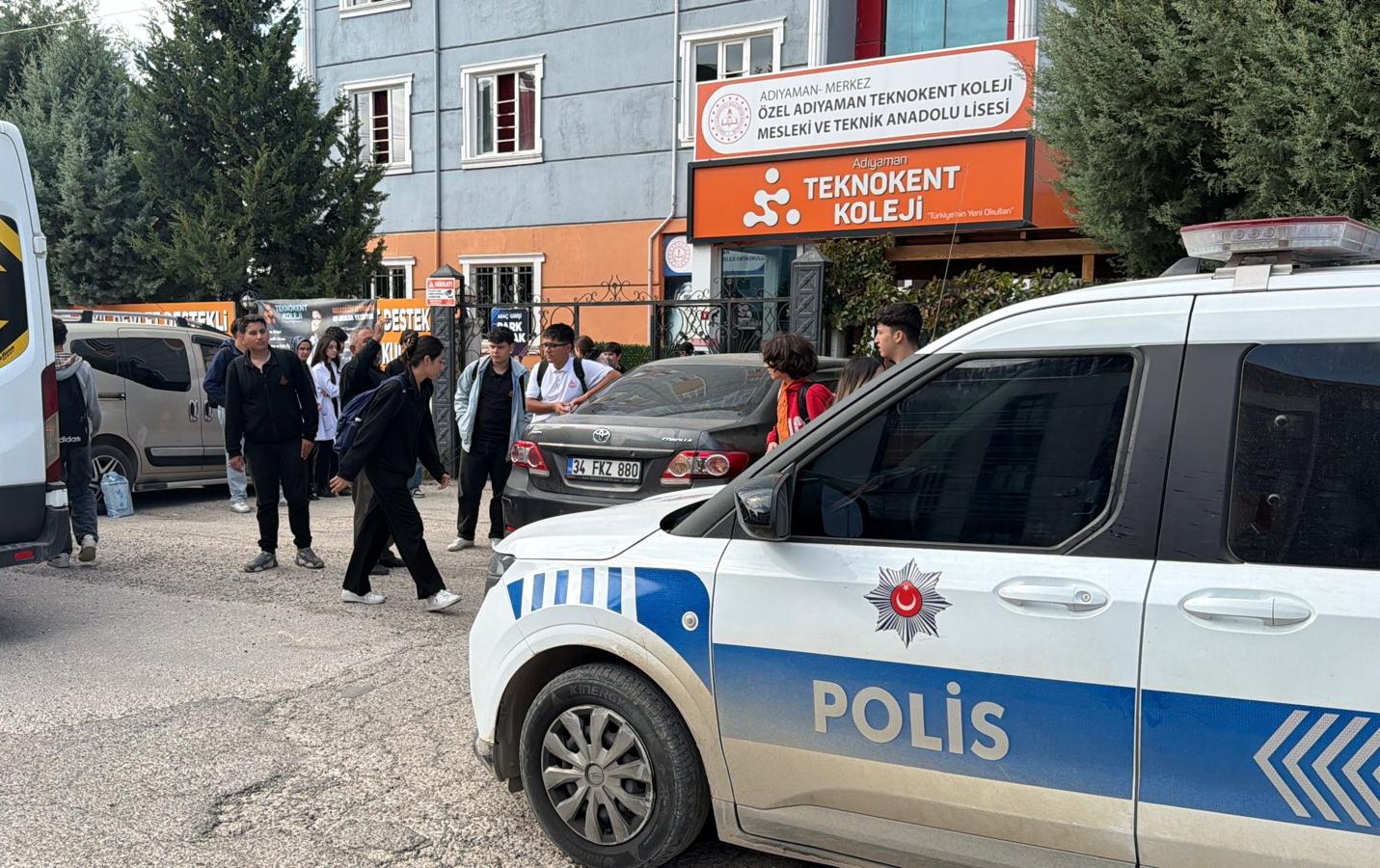ÖZEL OKULDA 5. KATTAN ATLADIĞI İDDİA EDİLEN ÖĞRENCİ HAYATINI KAYBETTİ