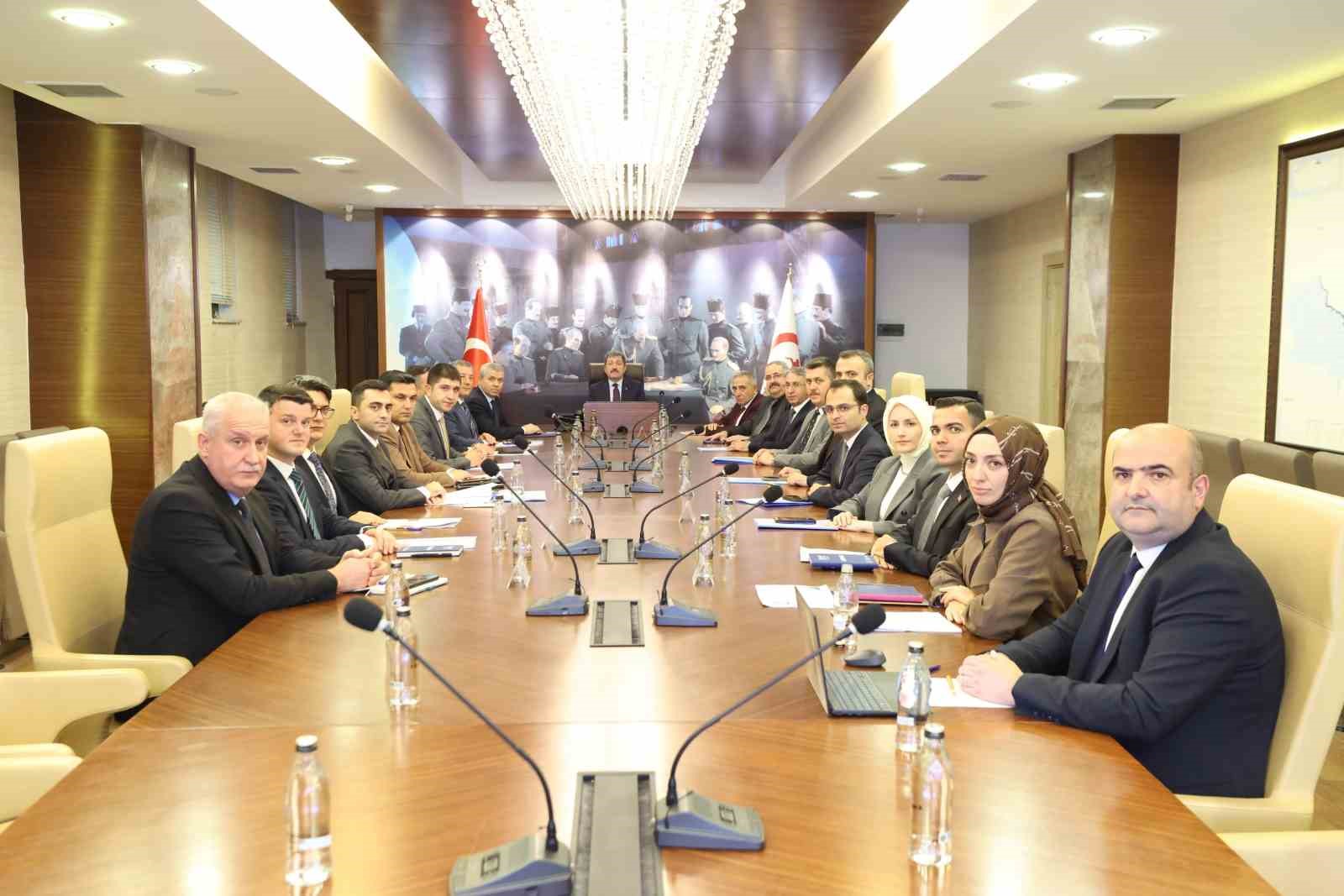 SOSYAL YARDIMLAŞMA VE DAYANIŞMA VAKIFLARININ PERFORMANSI DEĞERLENDİRİLDİ