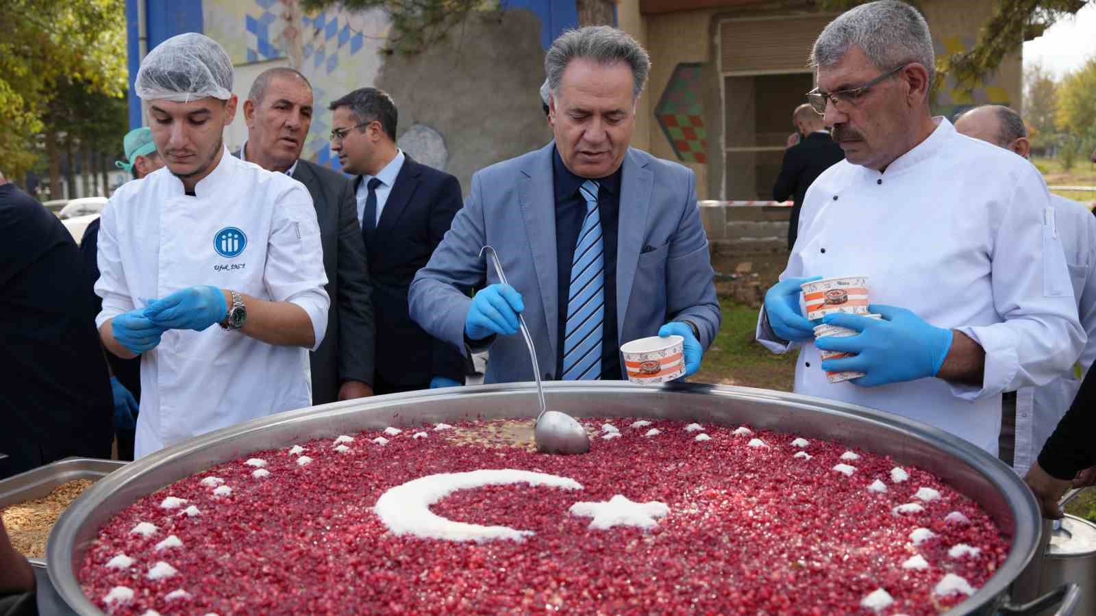 İNÖNÜ ÜNİVERSİTESİ’NDE DAYANIŞMA VE PAYLAŞMA RUHU AŞUREYLE BULUŞTU