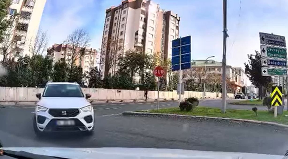 BAŞAKŞEHİR’DE TERS YÖNE DÖNMEKTE ISRARCI OLAN SÜRÜCÜYE CEZA