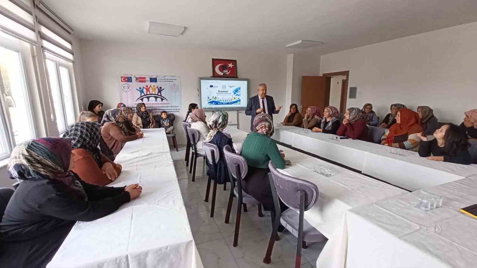 NİĞDE HALK EĞİTİMİ MERKEZİ, ERASMUS+ DENEYİMLERİNİ ÇİFTLİK’TE PAYLAŞTI