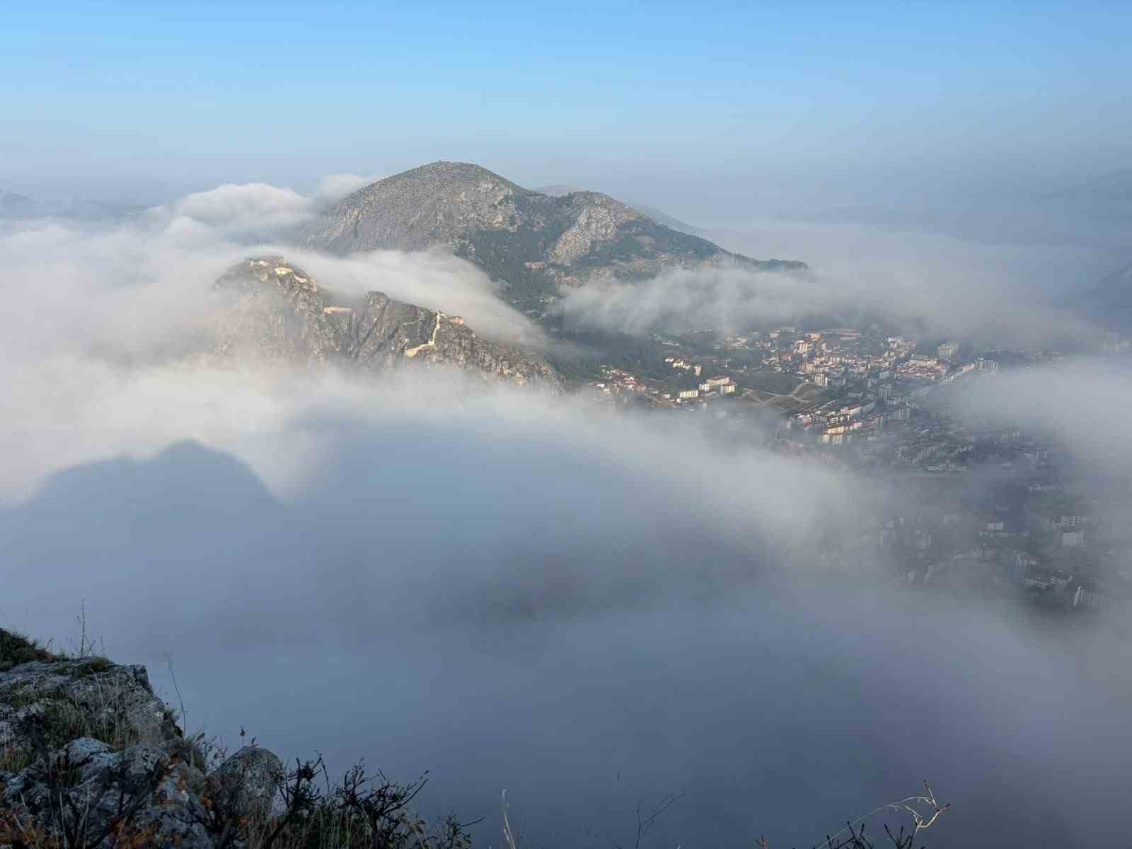 AMASYA ‘SİS DENİZİ’NİN ALTINDA KALDI
