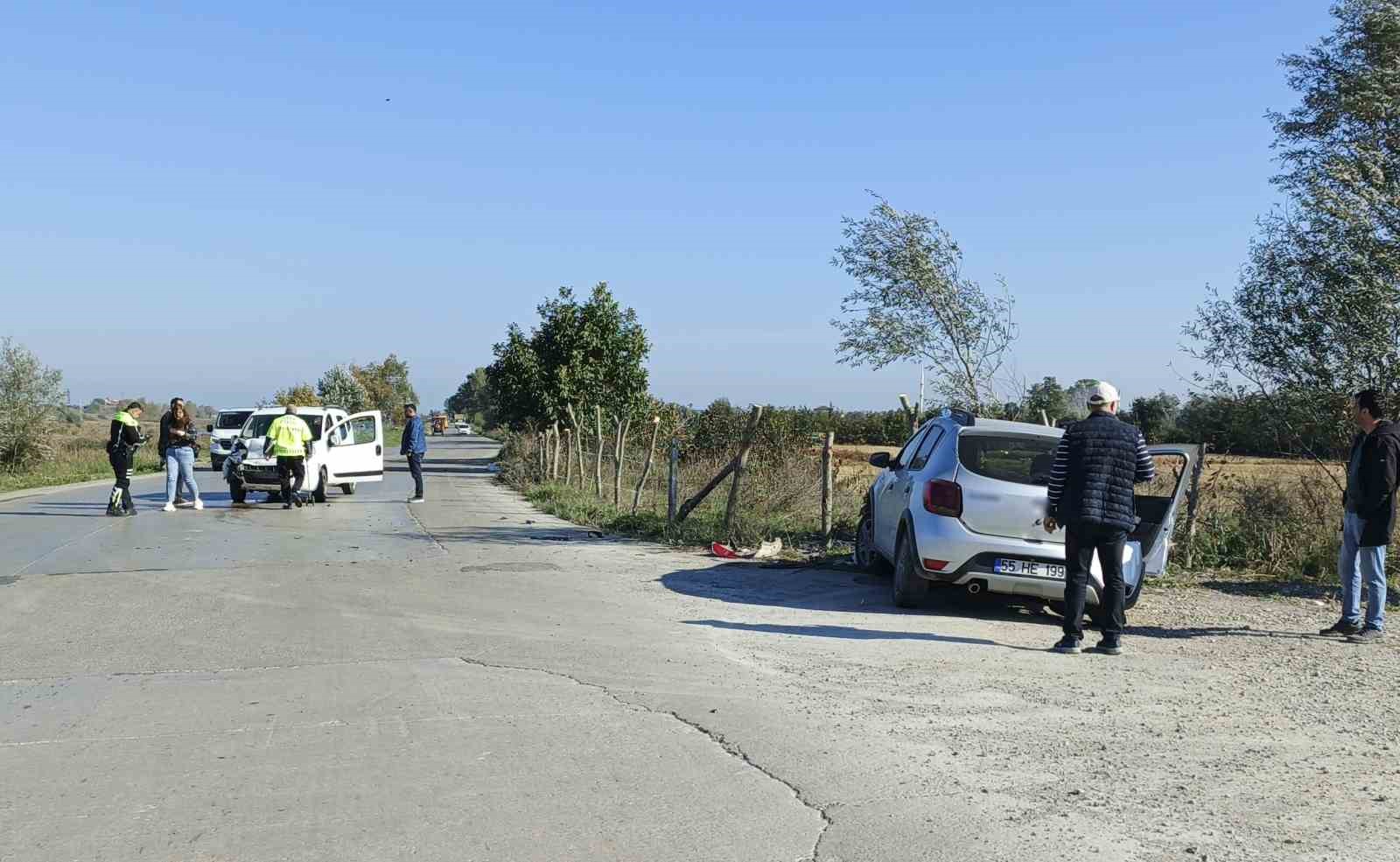 BAFRA’DA TRAFİK KAZASI: 3 YARALI