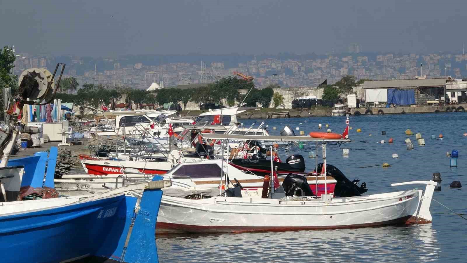 KARADENİZ’DE PALAMUT ALARMI: "ÖNÜNE NE GELİRSE YİYOR, BİR AN ÖNCE HEPSİNİN TUTULMASI GEREKİYOR"