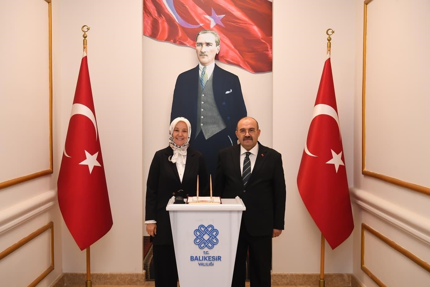 AİLE VE SOSYAL HİZMETLER BAKAN YARDIMCISI YENİGÜN’DEN VALİ USTAOĞLU’NA ZİYARET