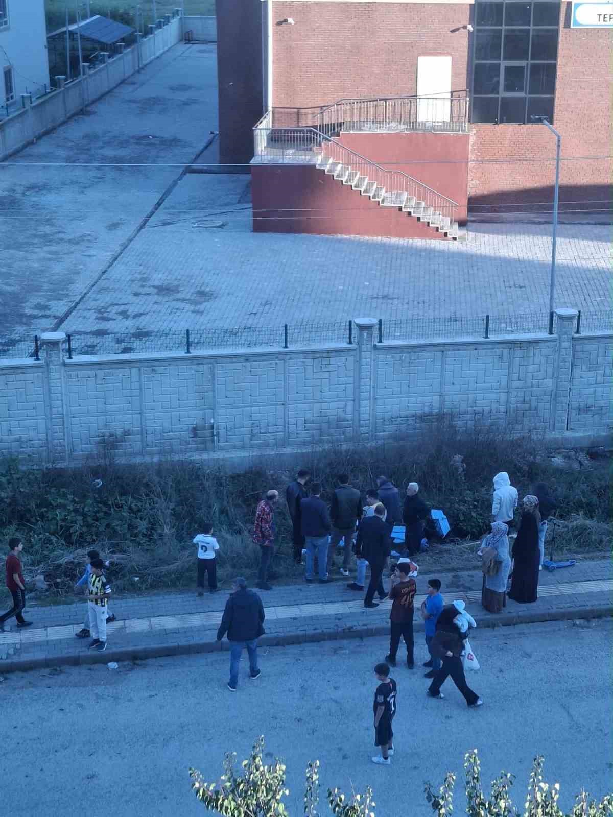 ELAZIĞDA SU KANALINA DÜŞEN 8 YAŞINDAKİ ÇOCUK KURTARILDI