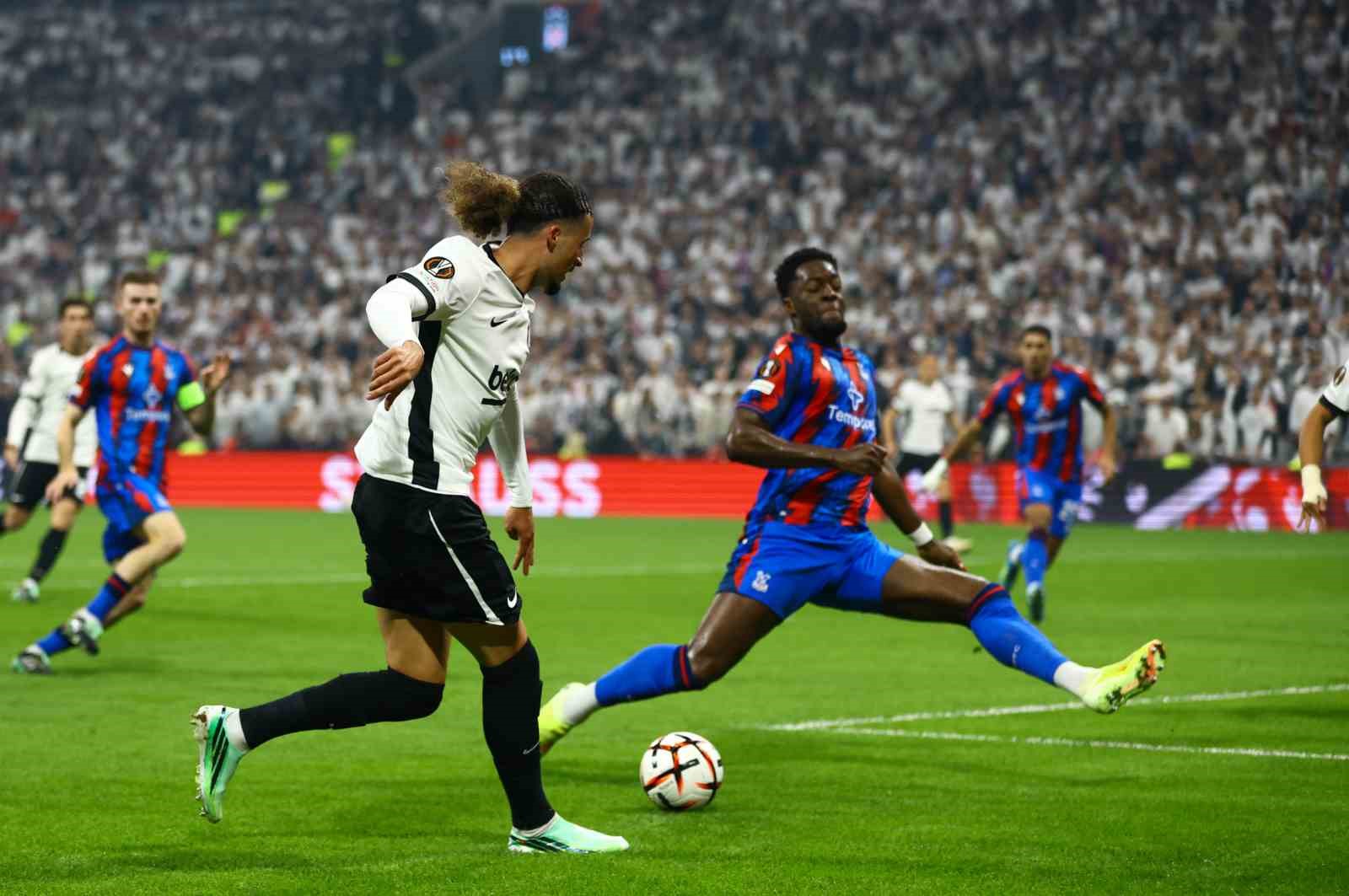 UEFA AVRUPA LİGİ: BEŞİKTAŞ: 0 - CRYSTAL PALACE: 0 (MAÇ DEVAM EDİYOR)