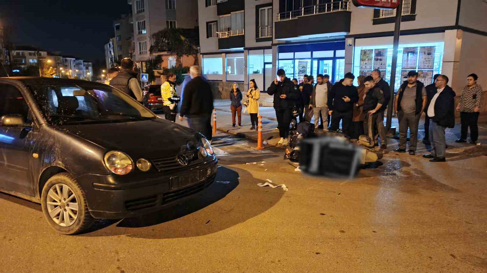 BAFRA’DA OTOMOBİLİN ÇARPTIĞI KURYE YARALANDI