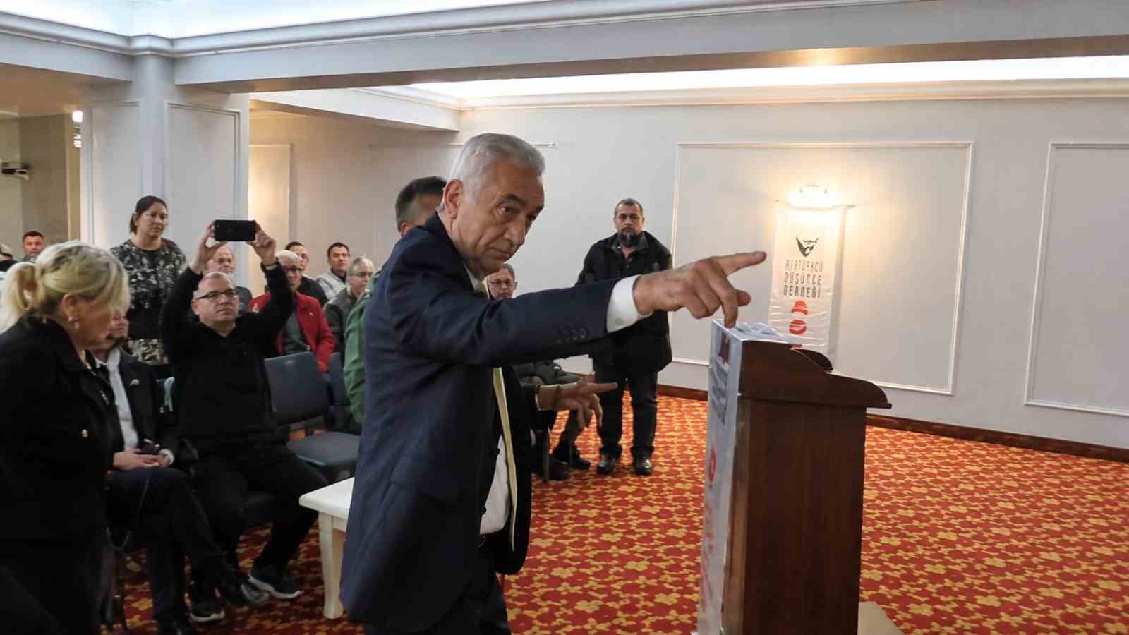 SÜHEYL BATUM İLE CHP’Lİ İLÇE BAŞKANI ARASINDA "MUTLAK BUTLAN" TARTIŞMASI