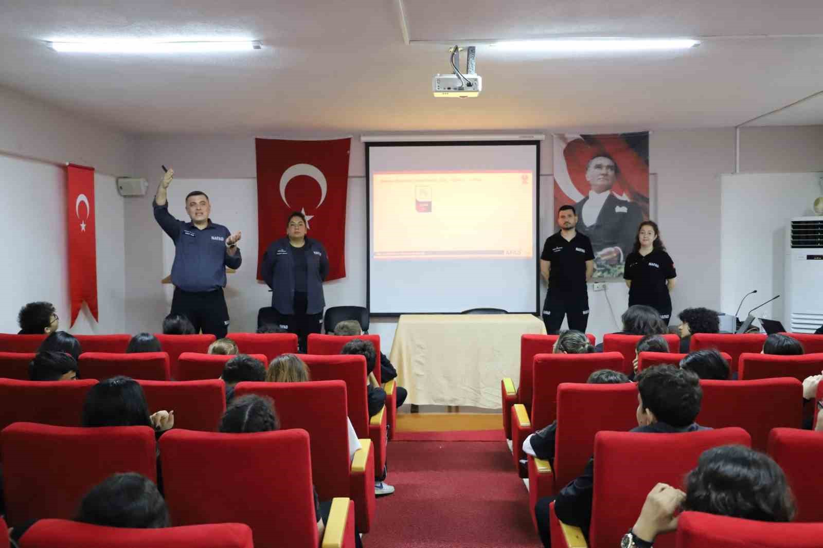 NAFAD’DAN OKULLARDA AFET FARKINDALIK EĞİTİMLERİ