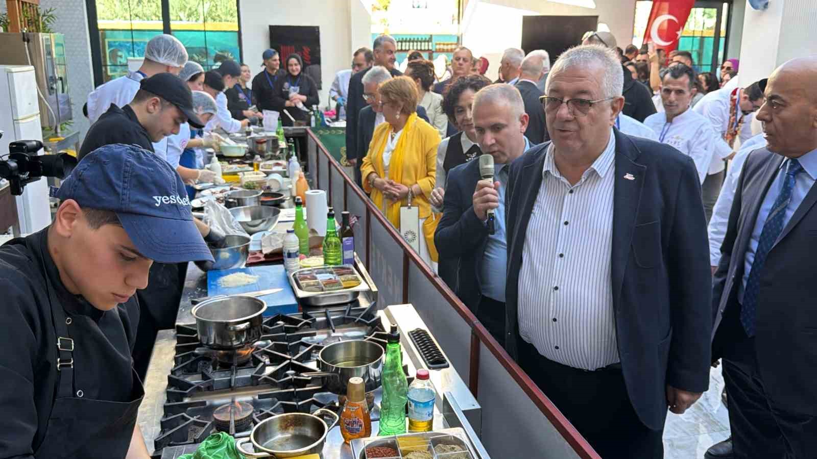 KAZDAĞLARI GASTRONOMİ FESTİVALİ EDREMİT’TE BAŞLADI